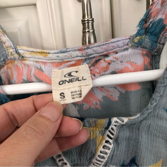 O’Neill women’s flowy crepe tank top - Picture 5 of 6